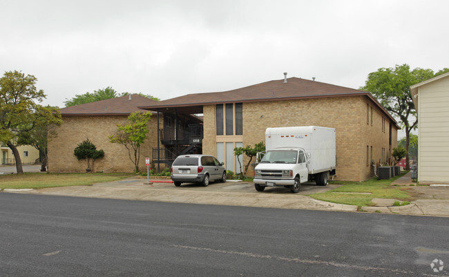 Building Photo - 1318 Lamar Square Dr