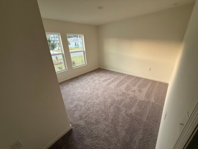 Building Photo - 2555 NW 23rd Ave