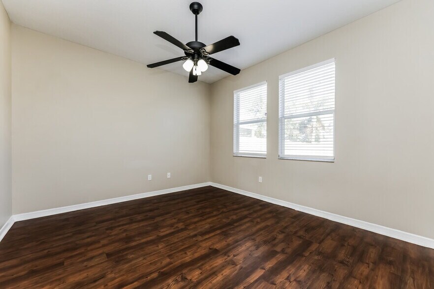 Building Photo - 901 Fern Leaf Dr