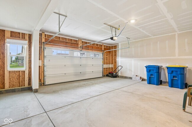 Building Photo - 15274 Farrington Rd