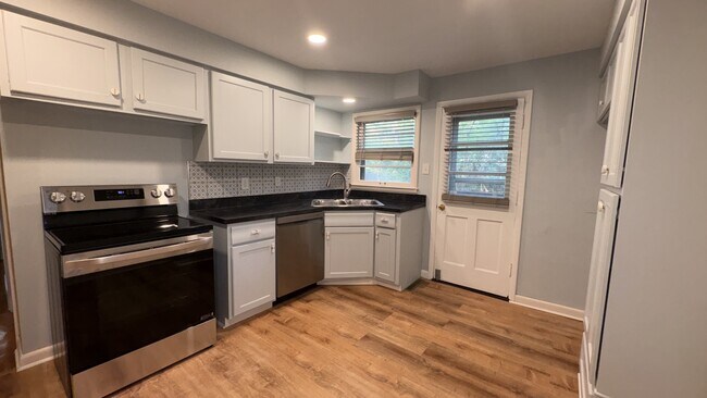 Building Photo - 1474 Townley Dr