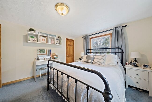 Building Photo - 95 Oriole Rd