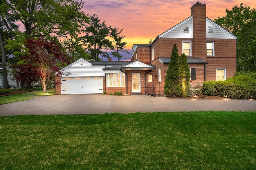 Building Photo - 15 Brazillian Ct