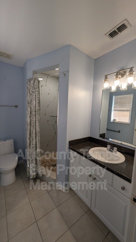 Building Photo - 1716 W Flora St