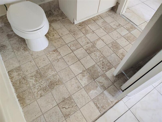 Building Photo - 5590 NW 61st St