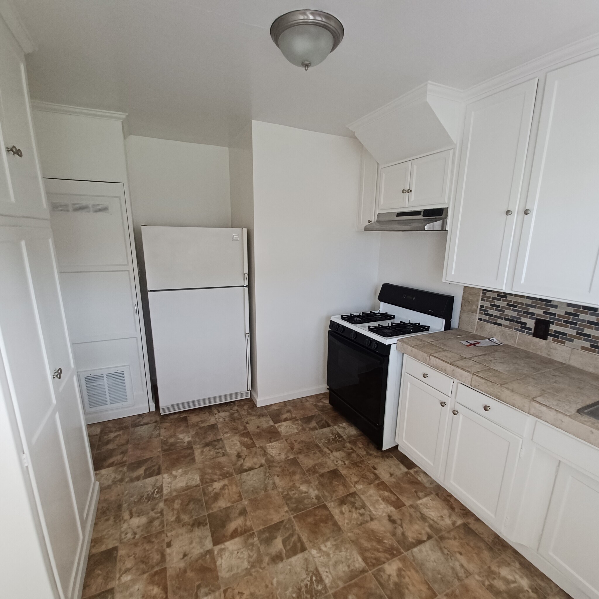 Kitchen - 1300 Manhattan Beach Blvd