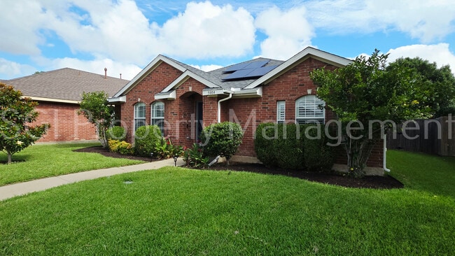 Building Photo - 5004 Evergreen Dr