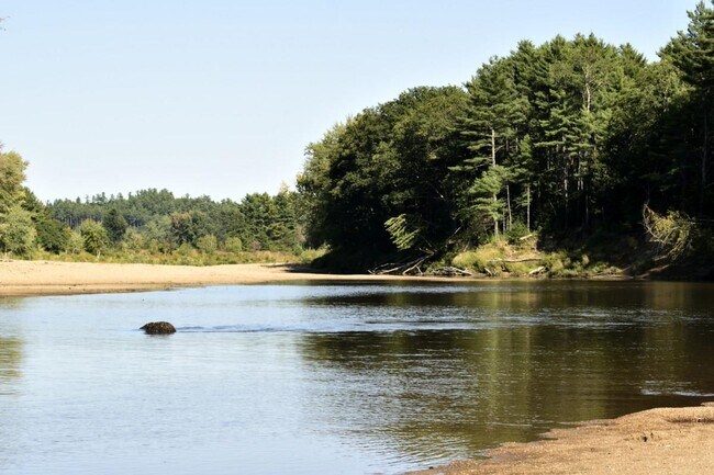 Building Photo - 9 Fawn Meadows