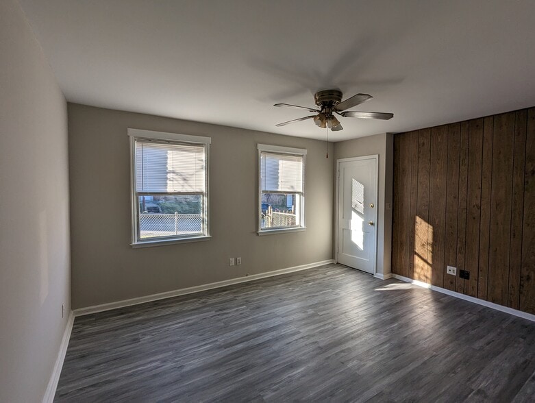 Building Photo - 514 Arsan Ave