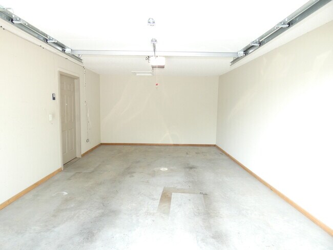Building Photo - Beautiful Duplex in Gladstone, MO