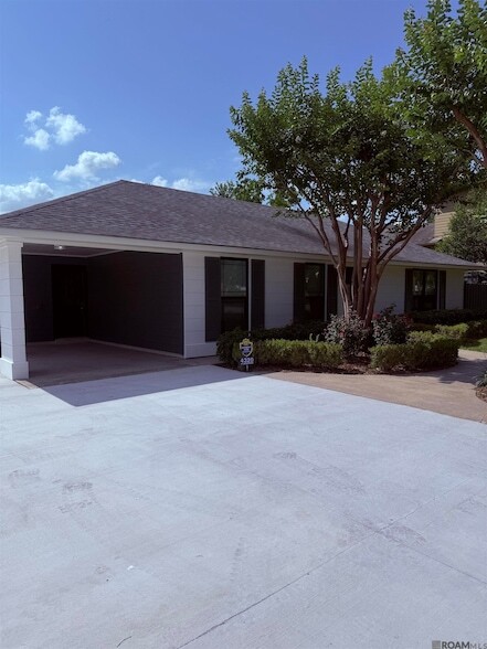 Building Photo - 4320 Bluebonnet Rd