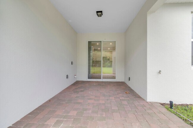 Building Photo - 2261 Mossy Vine Ave