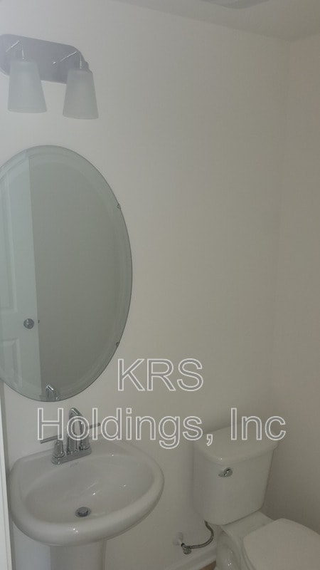 Building Photo - 841 Parc Townes Dr