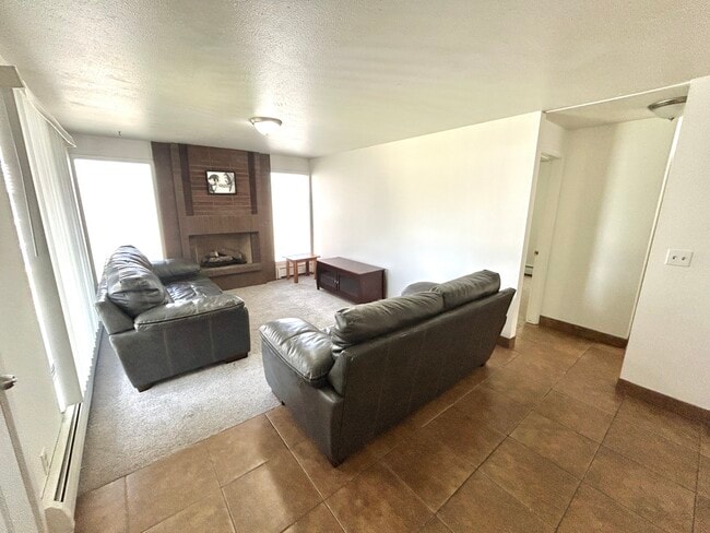 Building Photo - Pinnacle Apartments