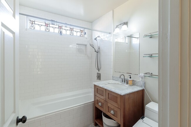 Building Photo - 3-Bed + 2-Bath Home | Midtown Ventura | Unfurnished