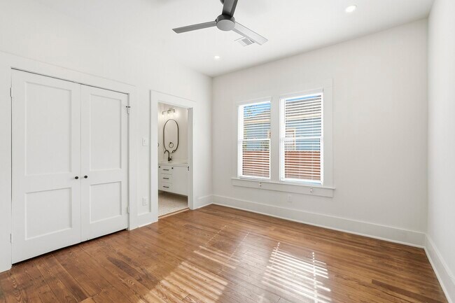 Building Photo - 2122 Hardy St