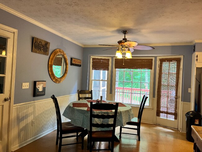 Building Photo - 20 Sunrise Cir