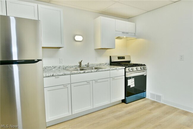 Building Photo - 401 Williams St SE