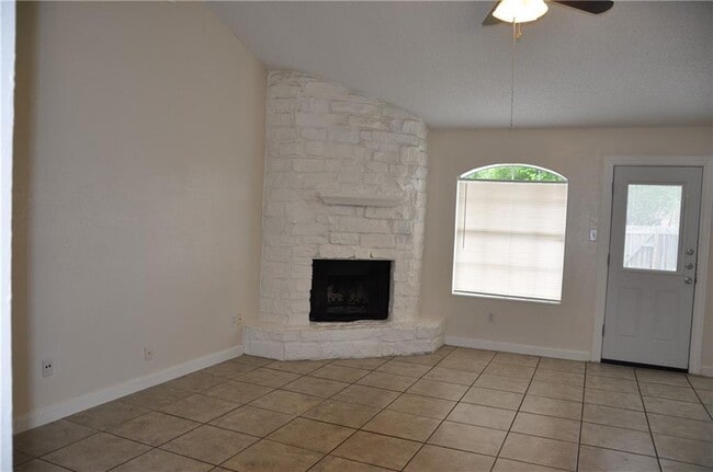 Building Photo - 1006 Canterfield Ln