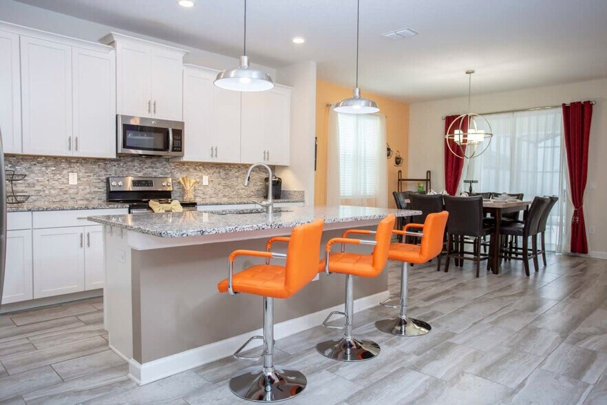Building Photo - 4710 Sleepy Hollow Dr