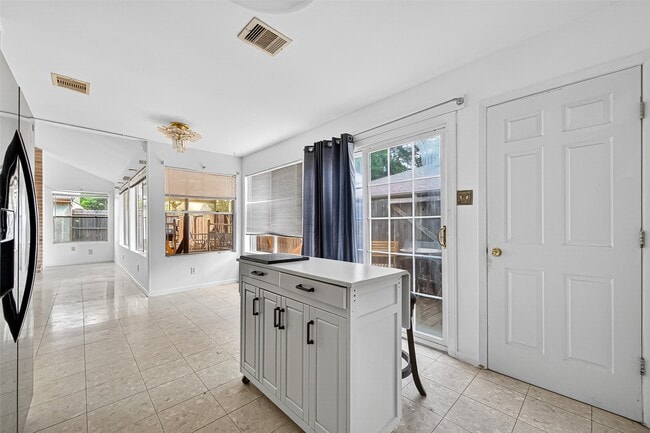 Building Photo - 3403 Hillstone Dr