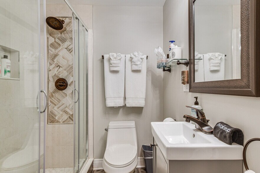 Building Photo - 1538 Fowler Ave