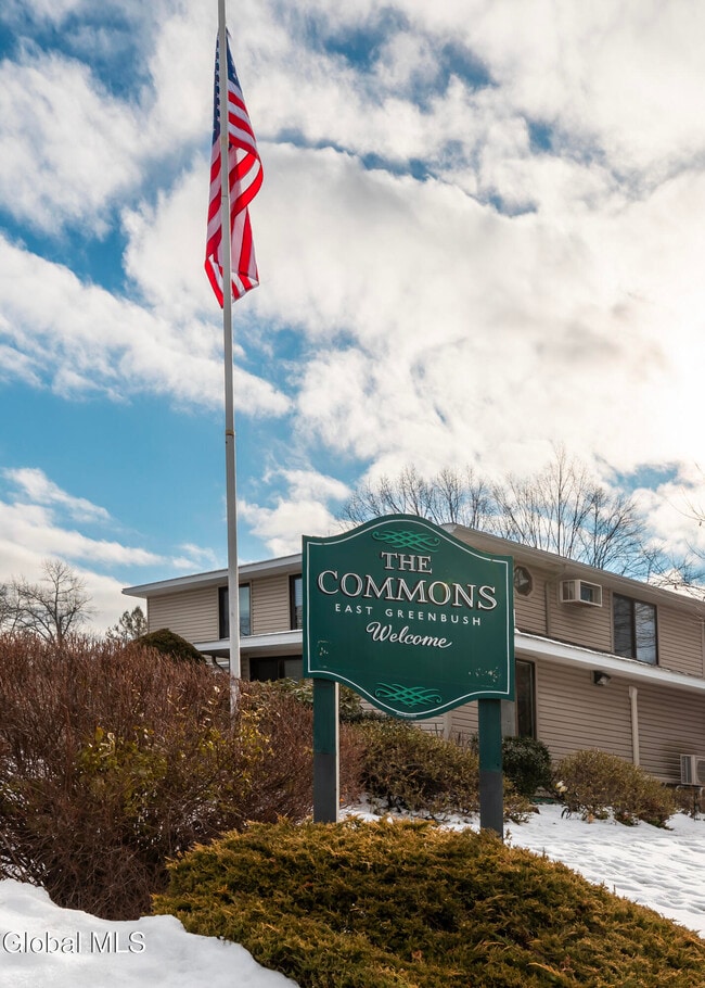 Building Photo - 43 Commons Dr