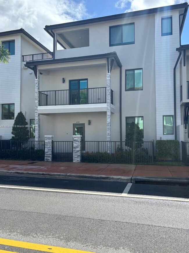 Building Photo - 4281 NW 83rd Ave