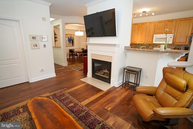 Building Photo - 2111 Ganton Green