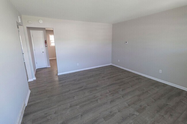 Building Photo - 2510 Quail Dr