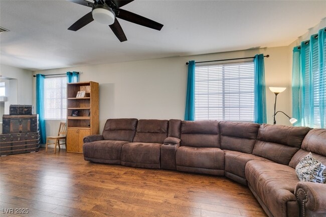 Building Photo - 1048 Painted Daisy Ave