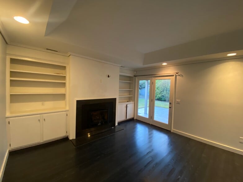 Building Photo - 2218 Graystone Dr