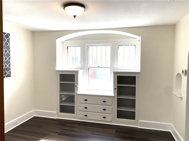 Building Photo - 3506 8th Ave