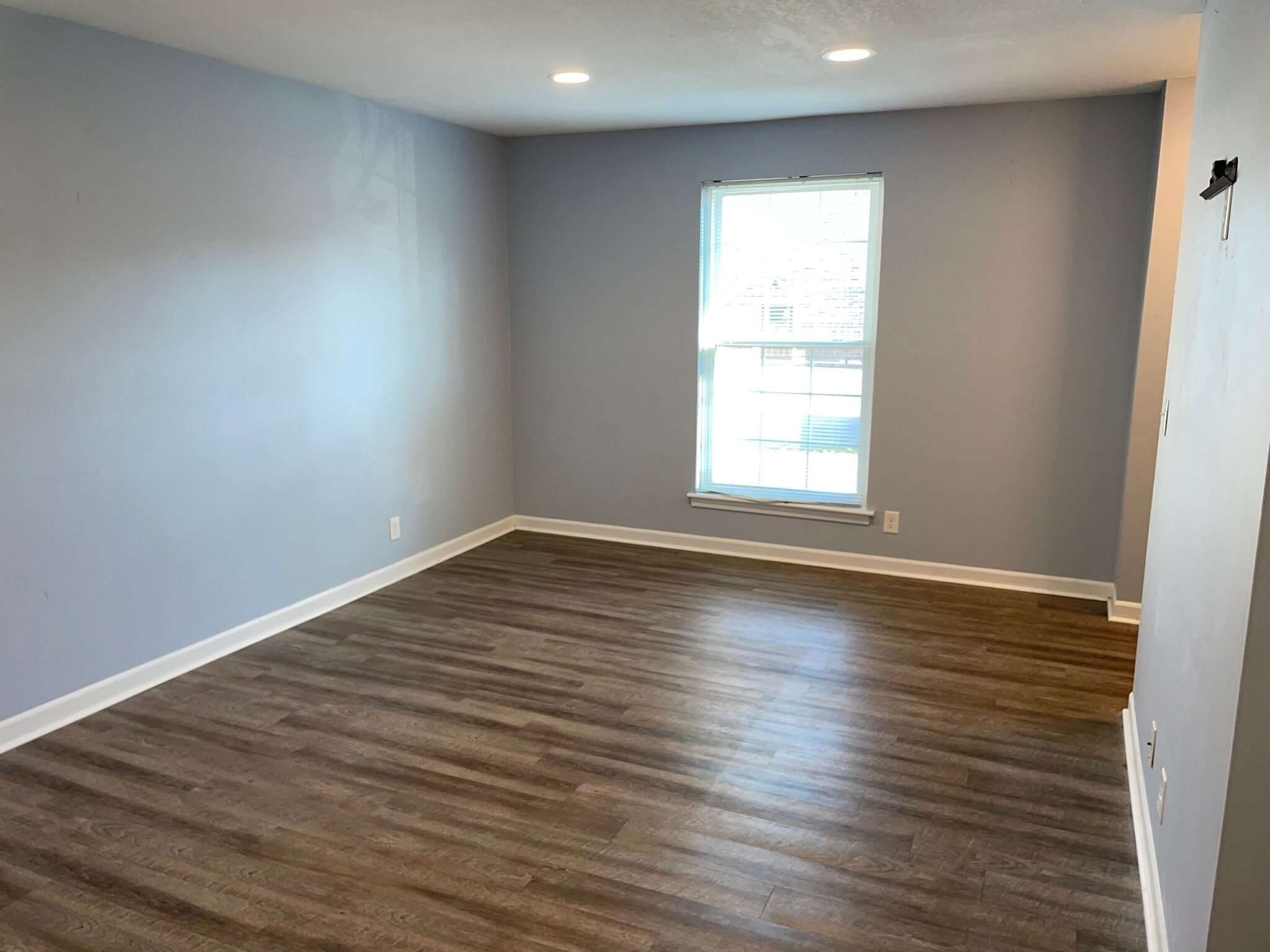 Living room - 1010 Country Club Rd