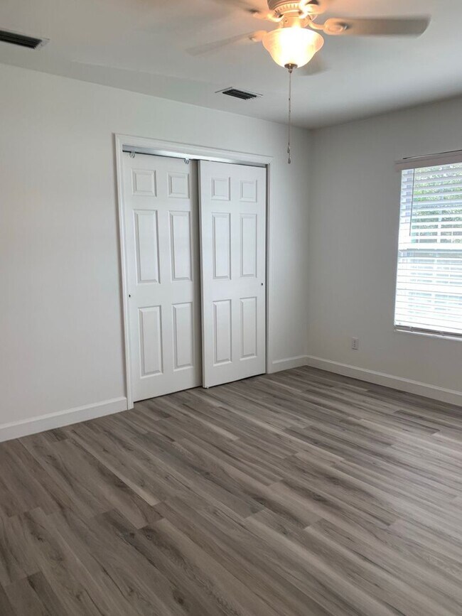 Building Photo - 605 Douglas Dr, A, St. Marys, GA 31558
