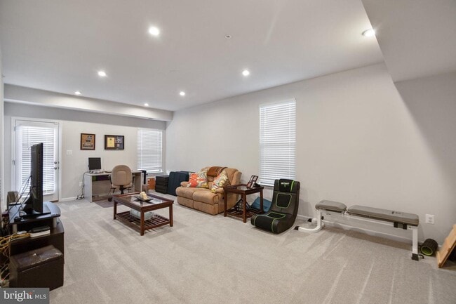 Building Photo - 7843 Otterbein Way