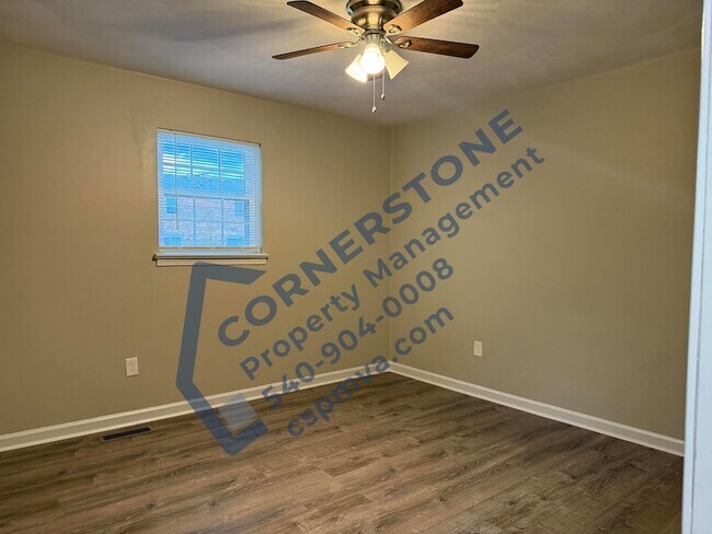 Building Photo - 1609 19th St NE