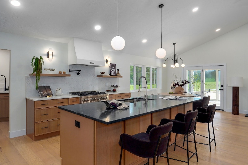 Building Photo - 5021 S Farm Rd 137