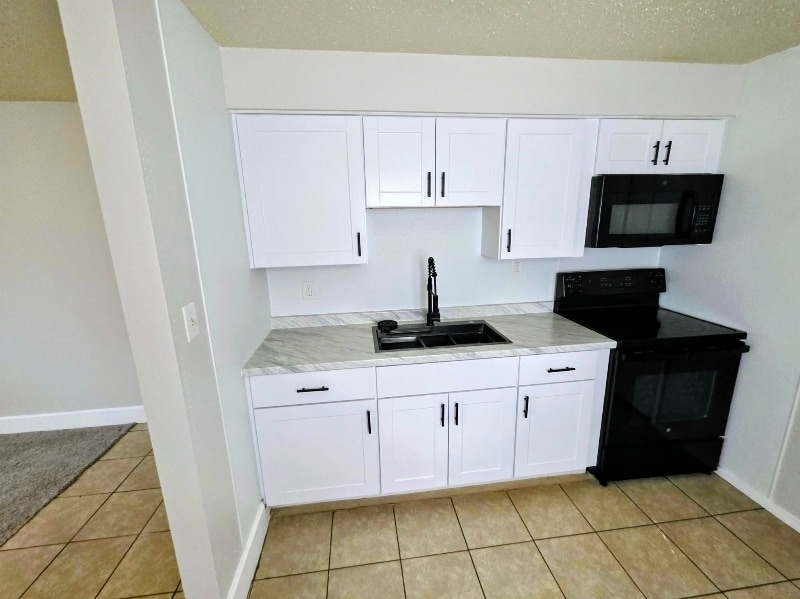 Building Photo - 272 A St