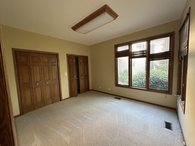 Building Photo - 1134 S Hiddenbrook Trail