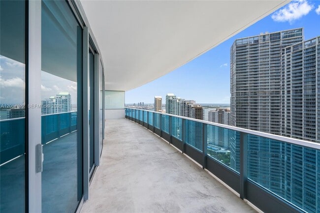 Building Photo - 200 Biscayne Blvd Way