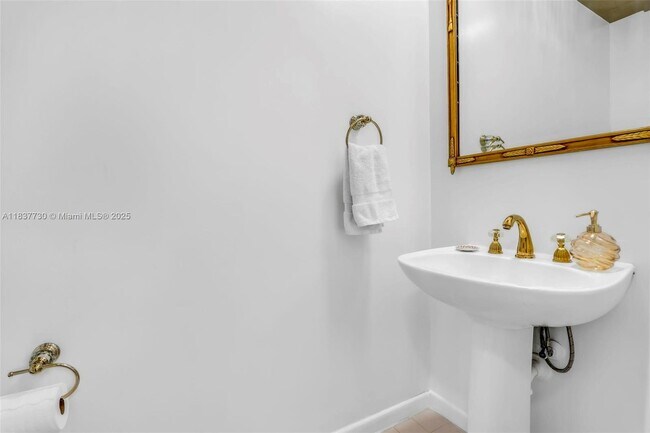 Building Photo - 10777 Charleston Pl