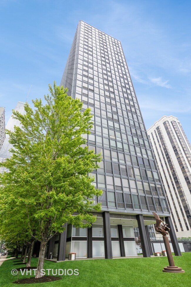Building Photo - 900 N Lake Shore Dr