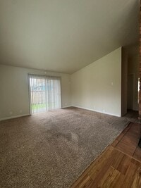 Building Photo - (HAR2) 2 Bedroom, 1 Bath Single Family Home