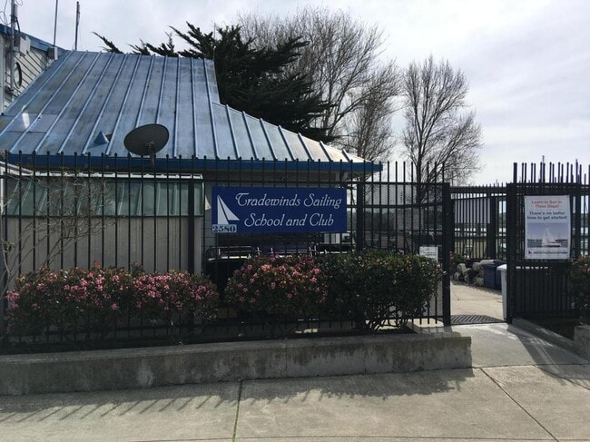 Building Photo - Bright Richmond home with space, character, and everyday ease