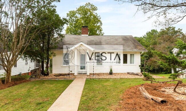 Building Photo - 42 Greenhill Ave