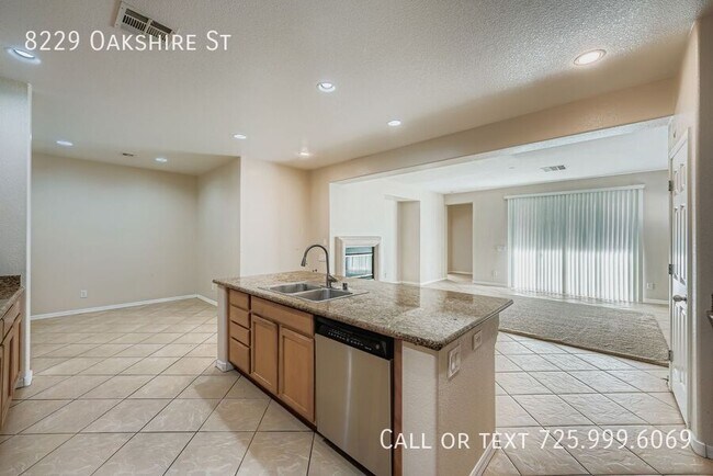 Building Photo - 8229 Oakshire St