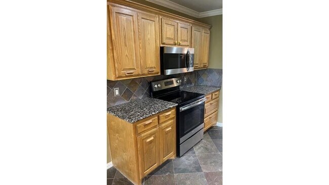 Building Photo - 3815 Sumner Ct