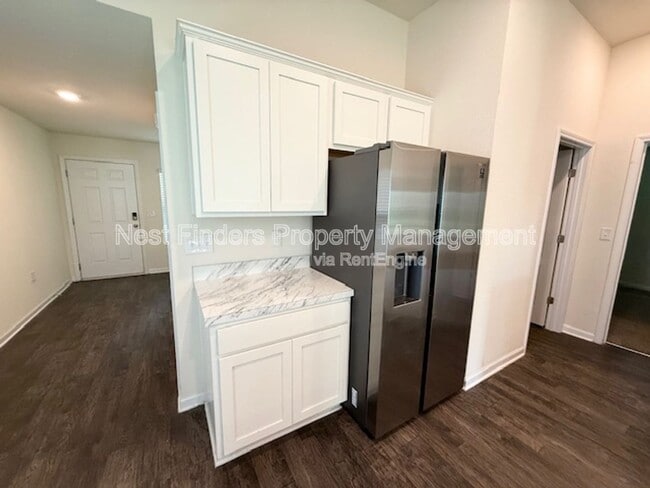 Building Photo - 8118 Meadow Walk Ln