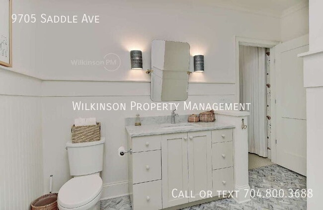 Building Photo - 9705 Saddle Ave